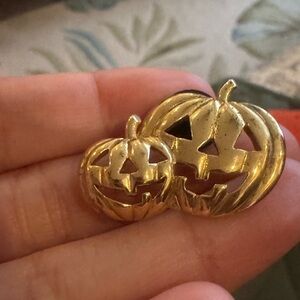 Gold Pumpkin Halloween Brooch